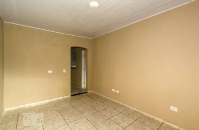 Casa com 4 quartos para alugar na Rua Amador Bueno, Cajuru, Curitiba
