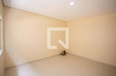 Casa com 1 quarto para alugar na Rua Javari, Campanário, Diadema