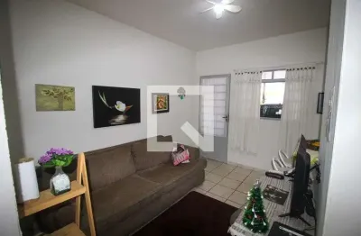 Casa com 3 quartos para alugar na Rua Noir de Melo Rúbio, Wanel Ville, Sorocaba