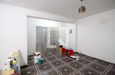 Casa com 2 quartos para alugar na Rua Tavares Vilela, Butantã, São Paulo