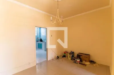 Casa com 1 quarto para alugar na Rua Padre Manuel da Nóbrega, Piedade, Rio de Janeiro