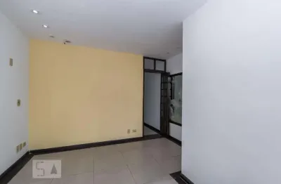 Casa com 3 quartos para alugar na Rua Tiboim, Penha, Rio de Janeiro