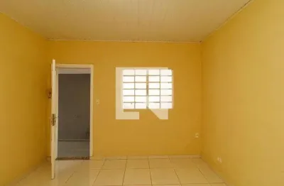 Casa com 2 quartos para alugar na Rua Articura, Vila Ede, São Paulo