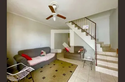 Casa com 2 quartos para alugar na Rua União, Picanço, Guarulhos