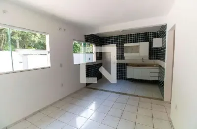 Casa com 3 quartos para alugar na Rua G, Piratininga, Niterói