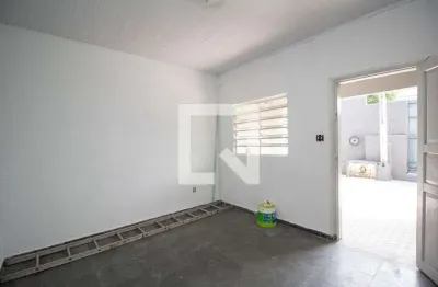 Casa com 2 quartos para alugar na Rua Valério Ramos, Vila Nina, São Paulo