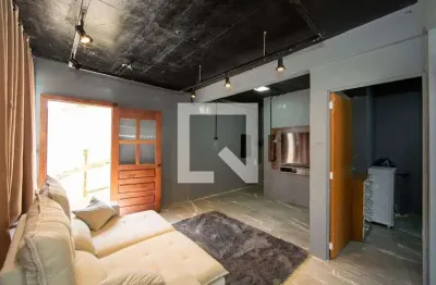 Casa com 2 quartos para alugar na Rua Papoula Vermelha, Havaí, Belo Horizonte