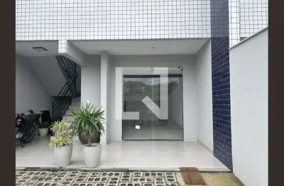 Casa com 2 quartos para alugar na Rua Conceição de Oliveira Ferreira, Nacional, Contagem