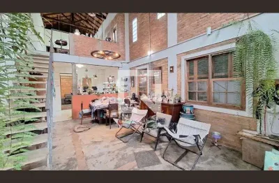 Casa com 2 quartos para alugar na Rua Dinieper, Vila Romana, São Paulo