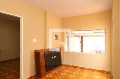 Casa com 3 quartos para alugar na Rua Manuel de Sá, Vila Jacuí, São Paulo