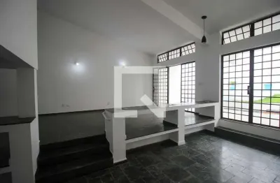 Casa com 4 quartos para alugar na Rua Álvaro Tunis, Vila Trujillo, Sorocaba