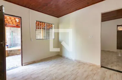 Casa com 2 quartos para alugar na Rua Santo Roverço, Jaguaribe, Osasco