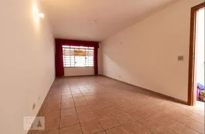Casa com 2 quartos para alugar na Rua Moacir Miguel da Silva, Butantã, São Paulo