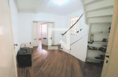 Casa com 3 quartos para alugar na Rua Engenheiro Dagoberto Gasgow, Belém, São Paulo