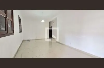 Casa com 3 quartos para alugar na Rua João Batista Alves, Lundcéia, Lagoa Santa