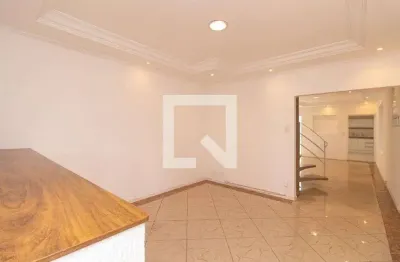 Casa com 2 quartos para alugar na Rua Dom Duarte Leopoldo, Cambuci, São Paulo