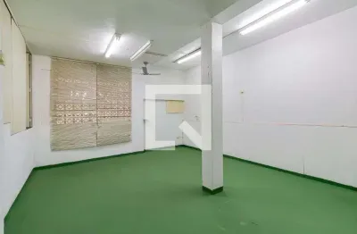 Casa com 2 quartos para alugar na Rua Tonelero, Vila Romana, São Paulo