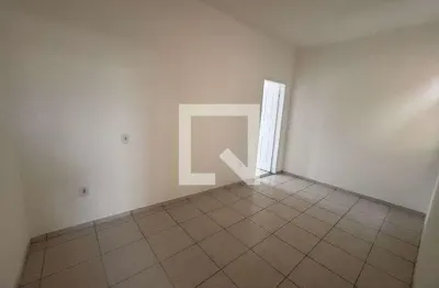 Casa para Aluguel - Jardim 25 de Agosto, 1 Quarto,  55 m² - Duque de Caxias