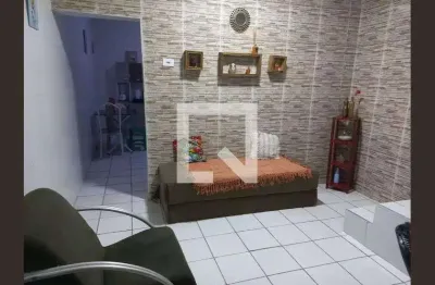 Casa com 2 quartos para alugar na Rua Maurícia Borges, Jacutinga, Mesquita