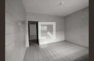 Casa com 2 quartos para alugar na Rua Doutor Campos Mello, Jardim Vivan, São Paulo