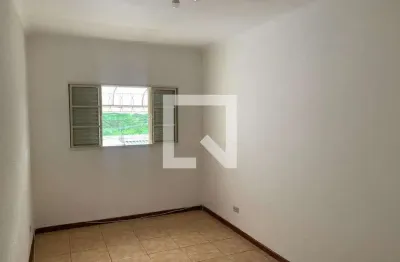 Casa com 2 quartos para alugar na Rua Julieta Filipini, Umuarama, Osasco