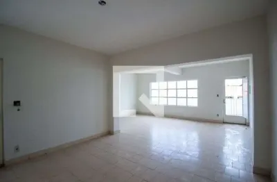 Casa com 3 quartos para alugar na Rua Souza Pereira, Centro, Sorocaba