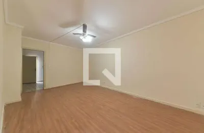 Casa com 3 quartos para alugar na Rua José Guilger Sobrinho, Santo Amaro, São Paulo