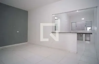 Casa com 2 quartos para alugar na Rua Raimundo Mattiuzzo, Cangaíba, São Paulo