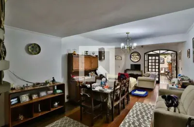 Casa com 4 quartos para alugar na Avenida Santos Dumont, Canindé, São Paulo