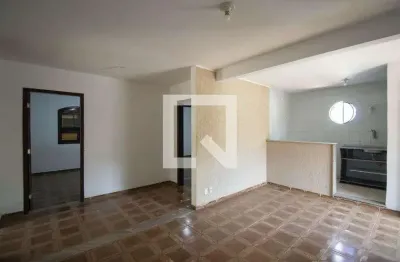 Casa com 2 quartos para alugar na Rua Luís Rodrigues Machado, Mutondo, São Gonçalo