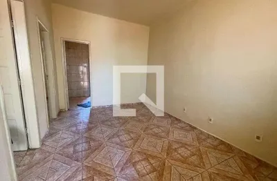 Casa com 2 quartos para alugar na Rua Etelvina Chaves, Centro, Duque de Caxias