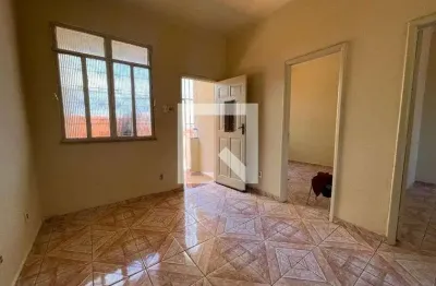 Casa com 2 quartos para alugar na Rua Etelvina Chaves, Centro, Duque de Caxias