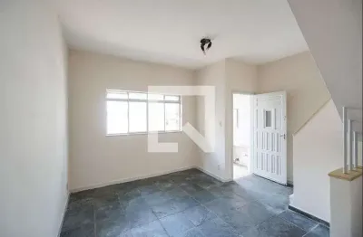 Casa com 2 quartos para alugar na Rua Doutor Ângelo Vita, Tatuapé, São Paulo