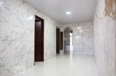 Casa com 3 quartos para alugar na Qno 18 Conjunto 20, Ceilândia, Brasília