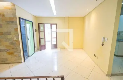 Casa com 2 quartos para alugar na Rua Mesbla, Urca, Belo Horizonte