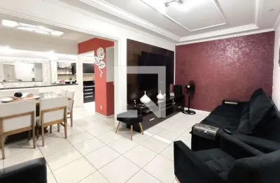 Casa com 3 quartos para alugar na Rua Lauro Scarabelo, Parque Residencial Eloy Chaves, Jundiaí