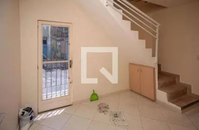 Casa com 2 quartos para alugar na Rua Francisco Fragoso, Piedade, Rio de Janeiro