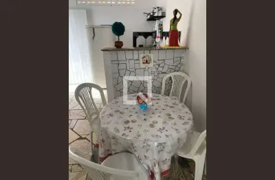 Casa com 2 quartos para alugar na Rua Maurícia Borges, Jacutinga, Mesquita