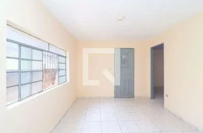 Casa com 2 quartos para alugar na Rua Irará, Itaquera, São Paulo
