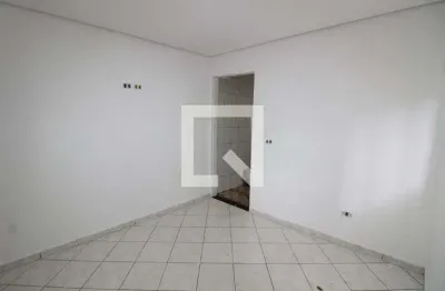 Casa com 2 quartos para alugar na Rua Luís Manuel Barreira, Sapopemba, São Paulo