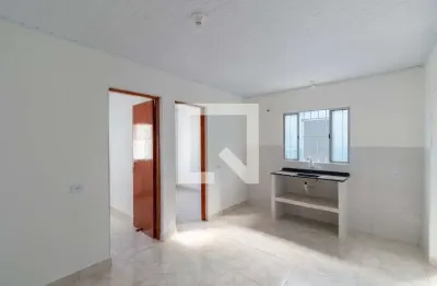 Casa com 2 quartos para alugar na Rua Chacuru, Vila Curuçá, São Paulo