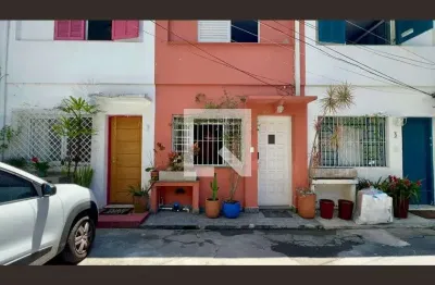 Casa com 2 quartos para alugar na Rua Capote Valente, Pinheiros, São Paulo