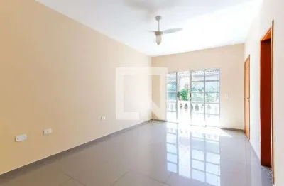 Casa com 2 quartos para alugar na Rua Pero Vidal, Vila Gustavo, São Paulo