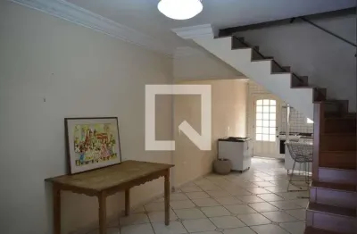 Casa com 3 quartos para alugar na Rua das Caneleiras, Jardim, Santo André