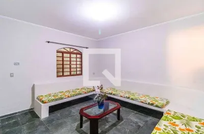 Casa com 4 quartos para alugar na Rua Mário Ancona, Parque Ipê, São Paulo