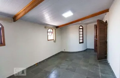 Casa com 2 quartos para alugar na Rua Ota, Vila Ré, São Paulo