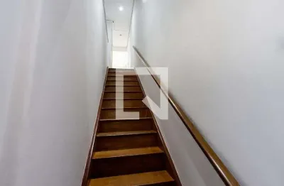 Casa com 2 quartos para alugar na Rua Brigadeiro Galvão, Barra Funda, São Paulo