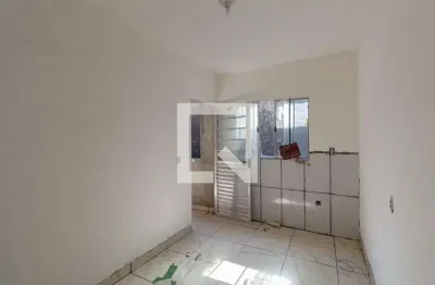 Casa com 2 quartos para alugar na Avenida César Augusto Romaro, Vila Jacuí, São Paulo