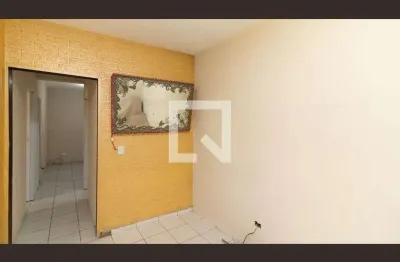 Casa com 2 quartos para alugar na Rua Lagoa de Pedras, Cangaíba, São Paulo