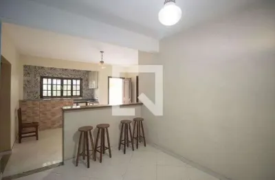 Casa com 3 quartos para alugar na Avenida Manaus, Trindade, São Gonçalo
